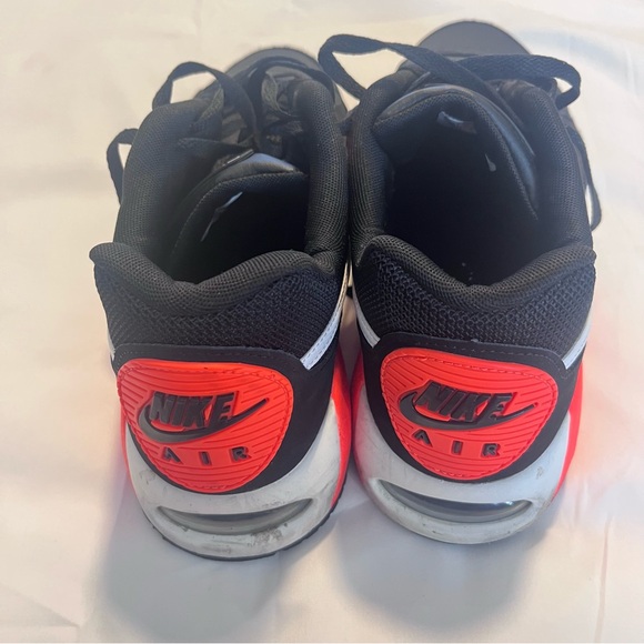 Nike Black and Red Air Max Sneakers - Picture 4 of 4